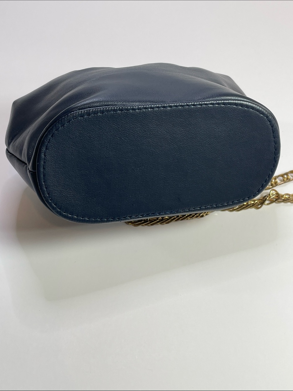 Jeanne Lottie Navy Leather Kiss-Lock Chain Crossbody Bag - Picture 4 of 15